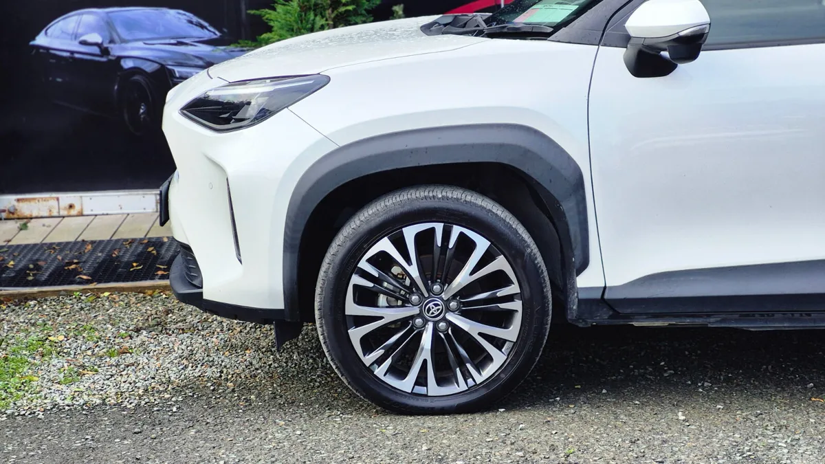 Toyota Yaris Cross MPV, Petrol Hybrid, 2020, White
