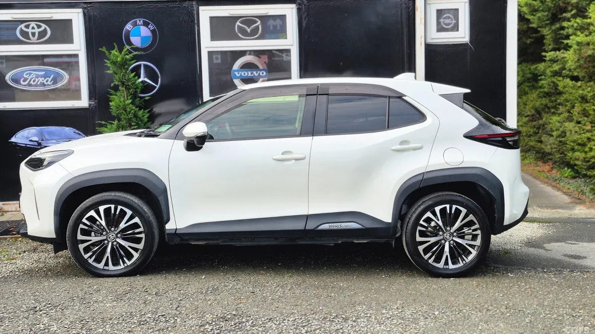 Toyota Yaris Cross MPV, Petrol Hybrid, 2020, White