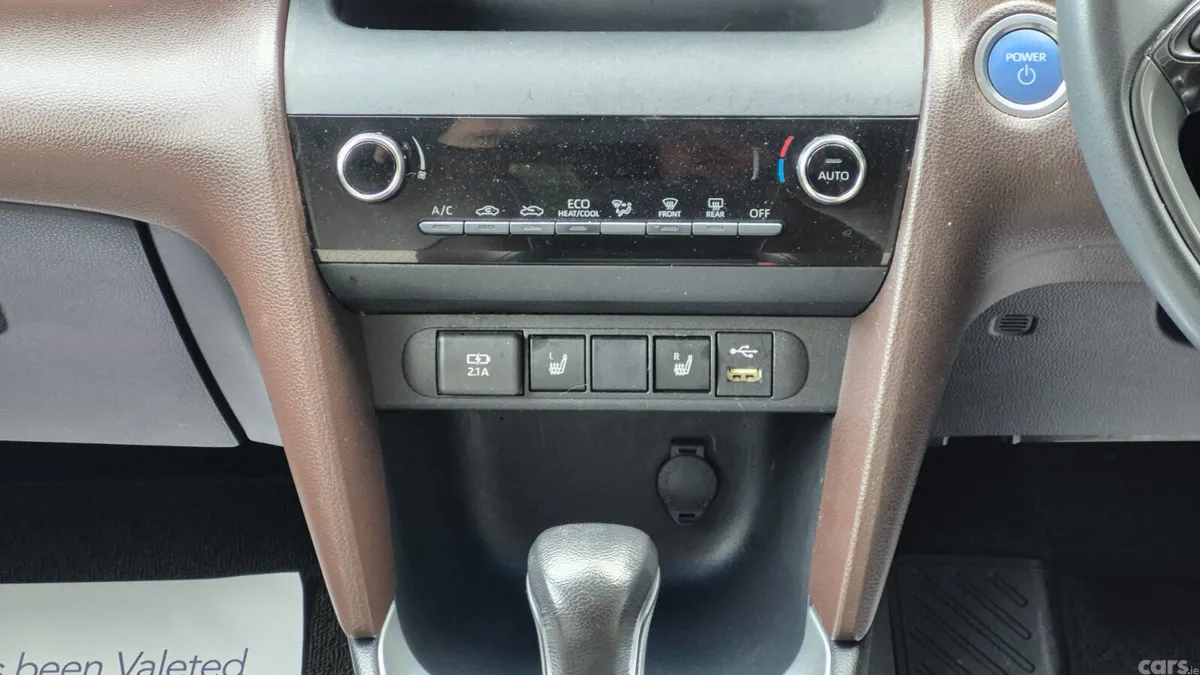 Toyota Yaris Cross MPV, Petrol Hybrid, 2020, White