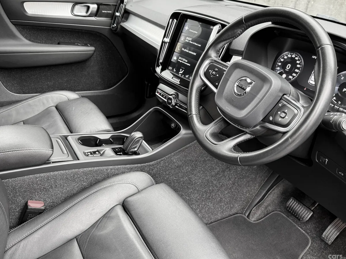 Volvo XC40 Hatchback, Diesel, 2020, White