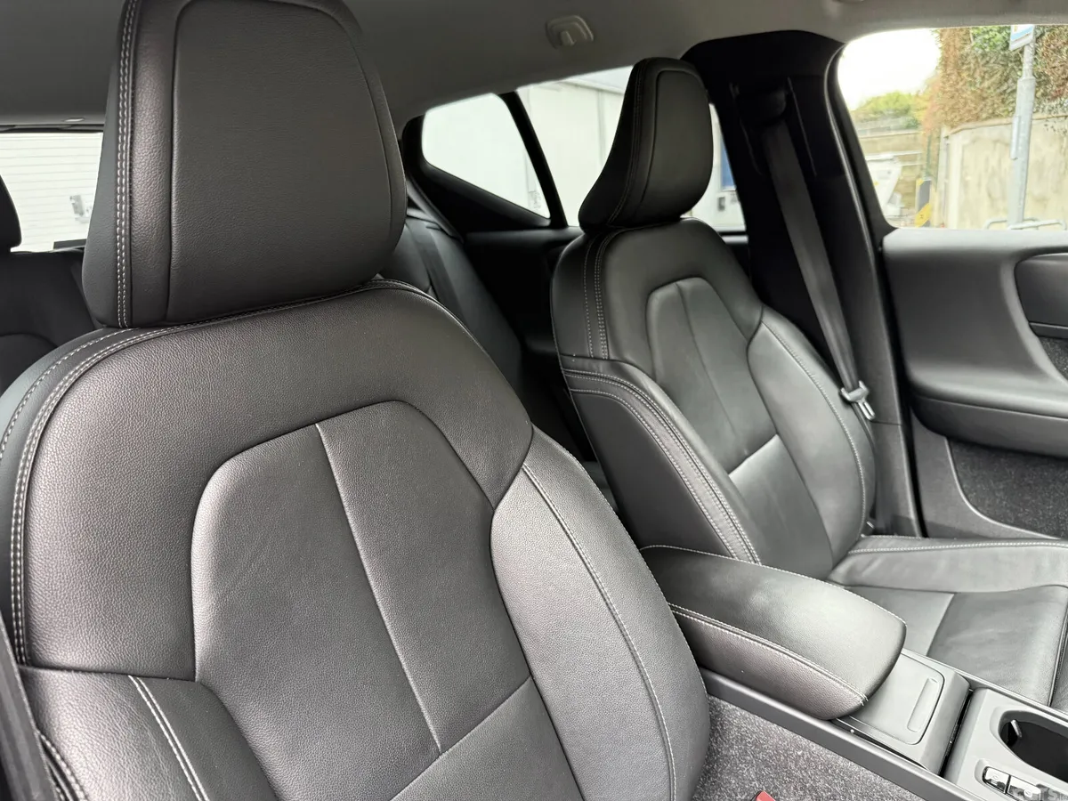 Volvo XC40 Hatchback, Diesel, 2020, White