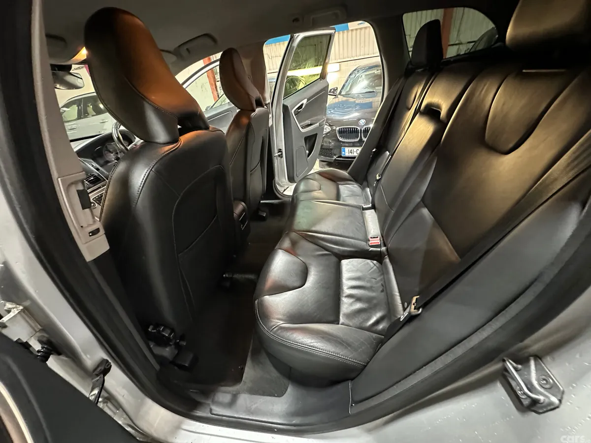 Volvo XC60 SUV, Diesel, 2017, Silver