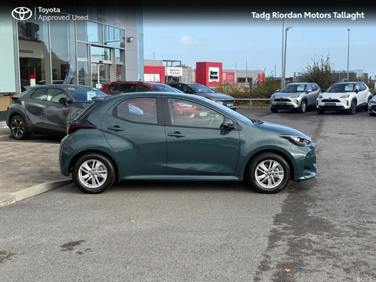 Toyota Yaris Hatchback, Petrol Hybrid, 2026, Green