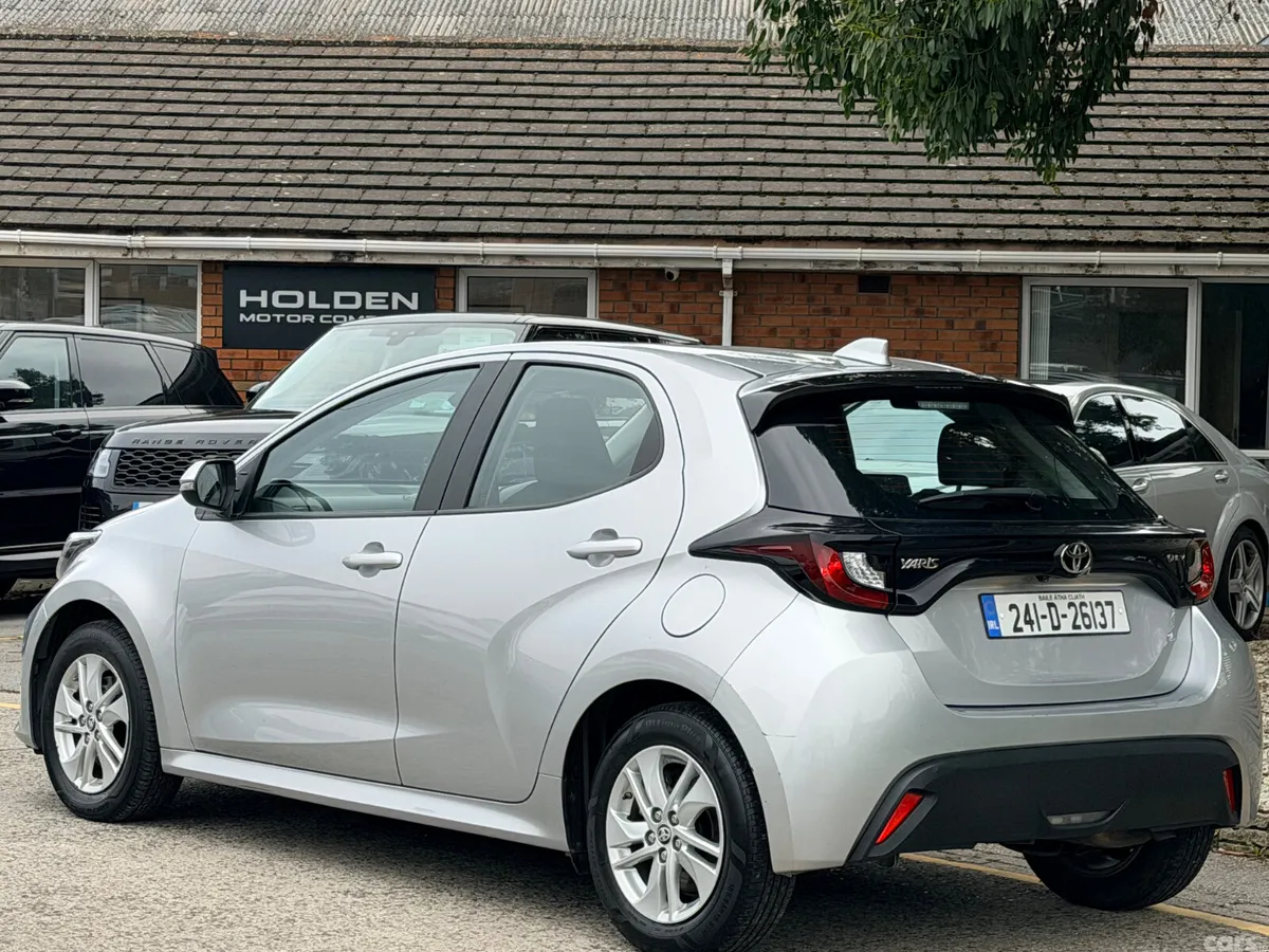 Toyota Yaris Hatchback, Petrol Hybrid, 2024, Grey
