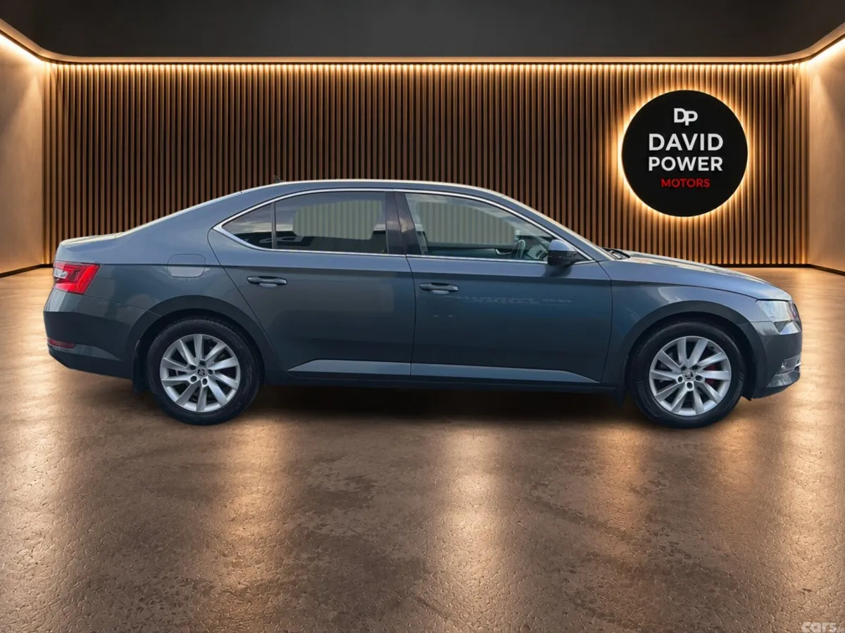 Skoda Superb Hatchback, Diesel, 2015, Grey