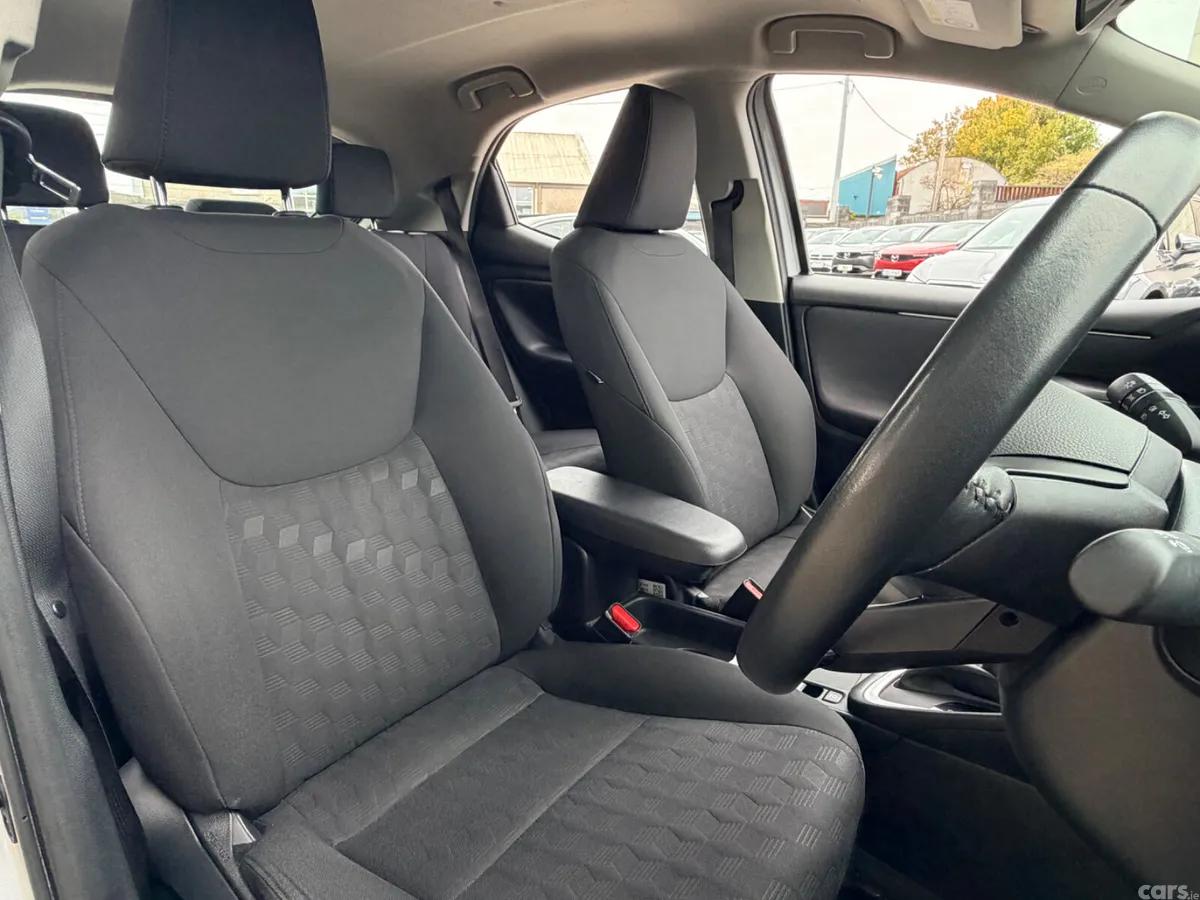 Toyota Yaris Hatchback, Petrol Hybrid, 2024, Grey