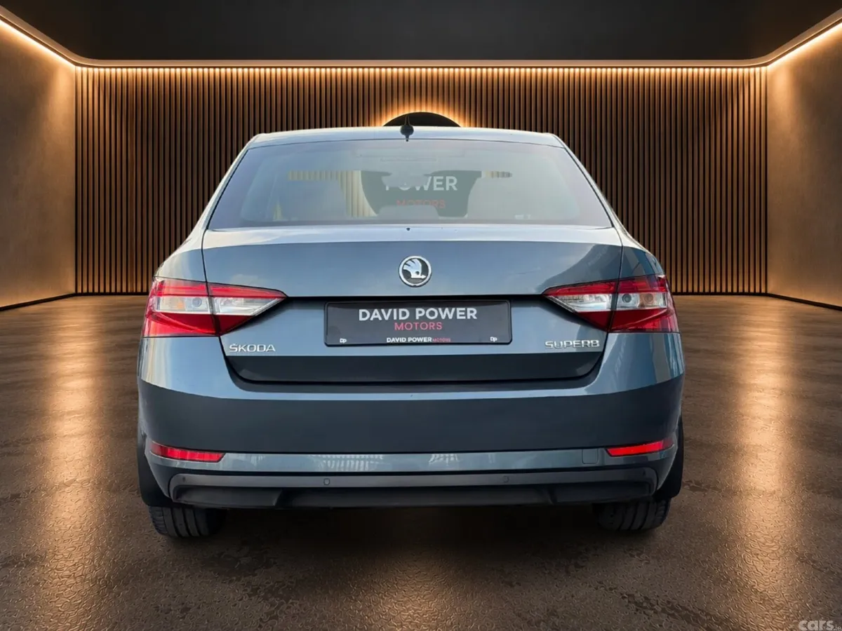 Skoda Superb Hatchback, Diesel, 2015, Grey