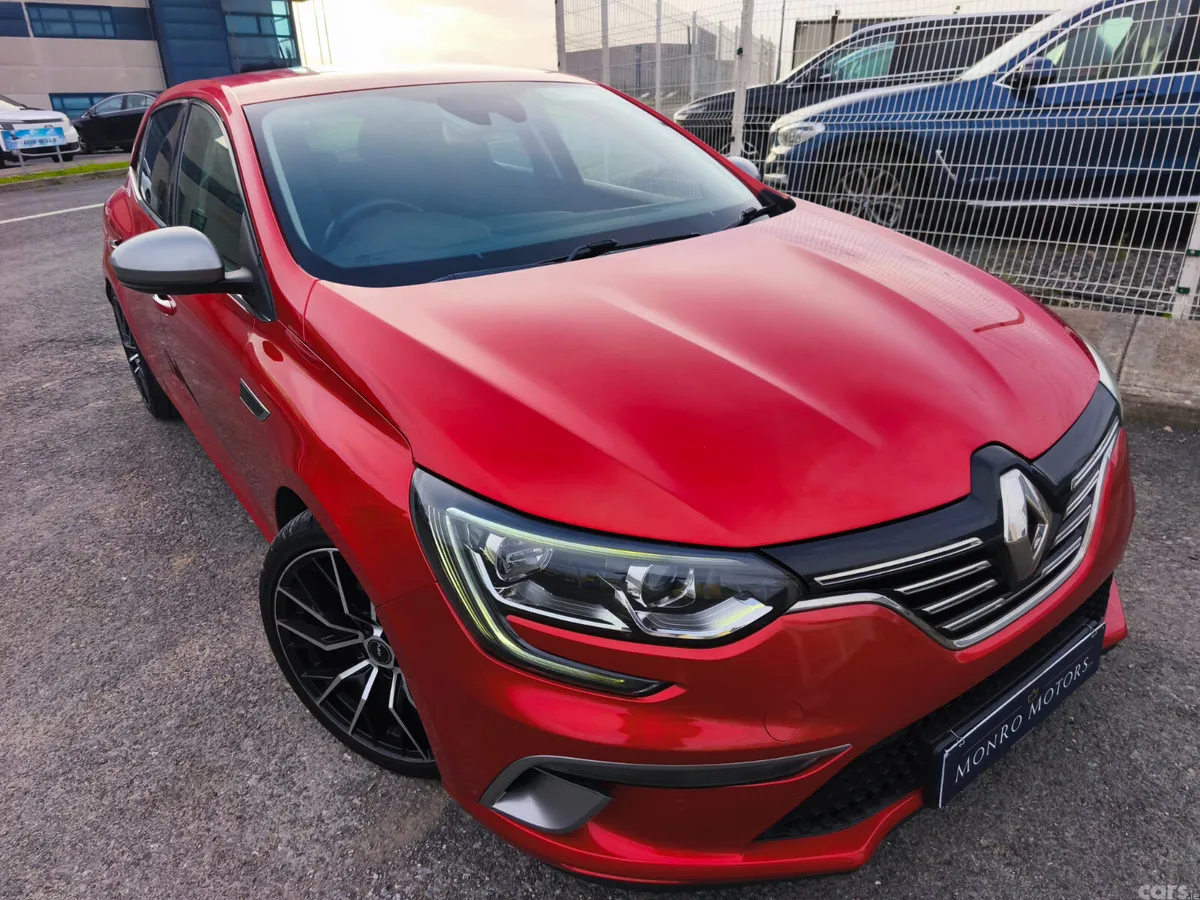Renault Megane Hatchback, Petrol, 2019, Red