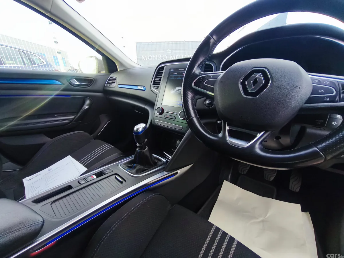 Renault Megane Hatchback, Petrol, 2019, Red