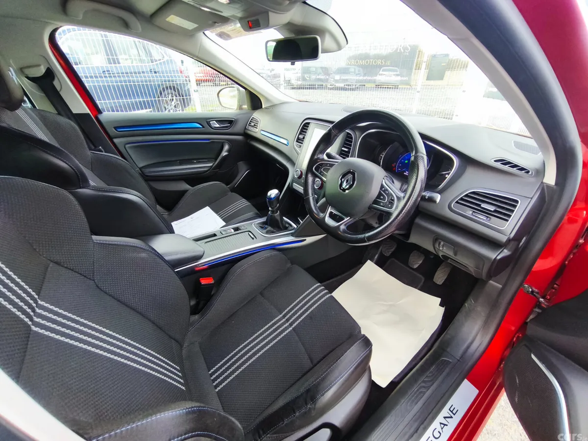 Renault Megane Hatchback, Petrol, 2019, Red
