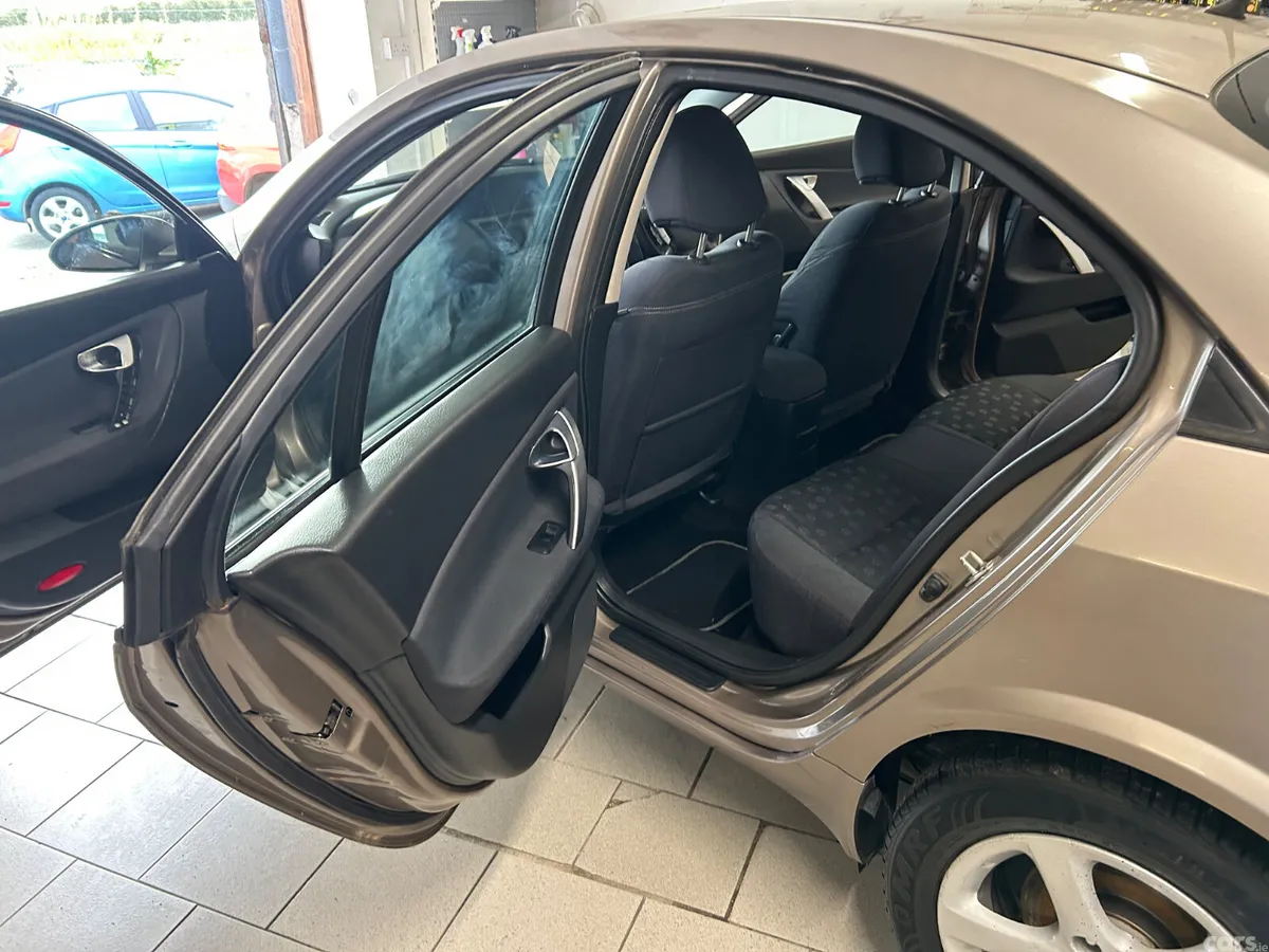 Nissan Primera Saloon, Petrol, 2011, Brown