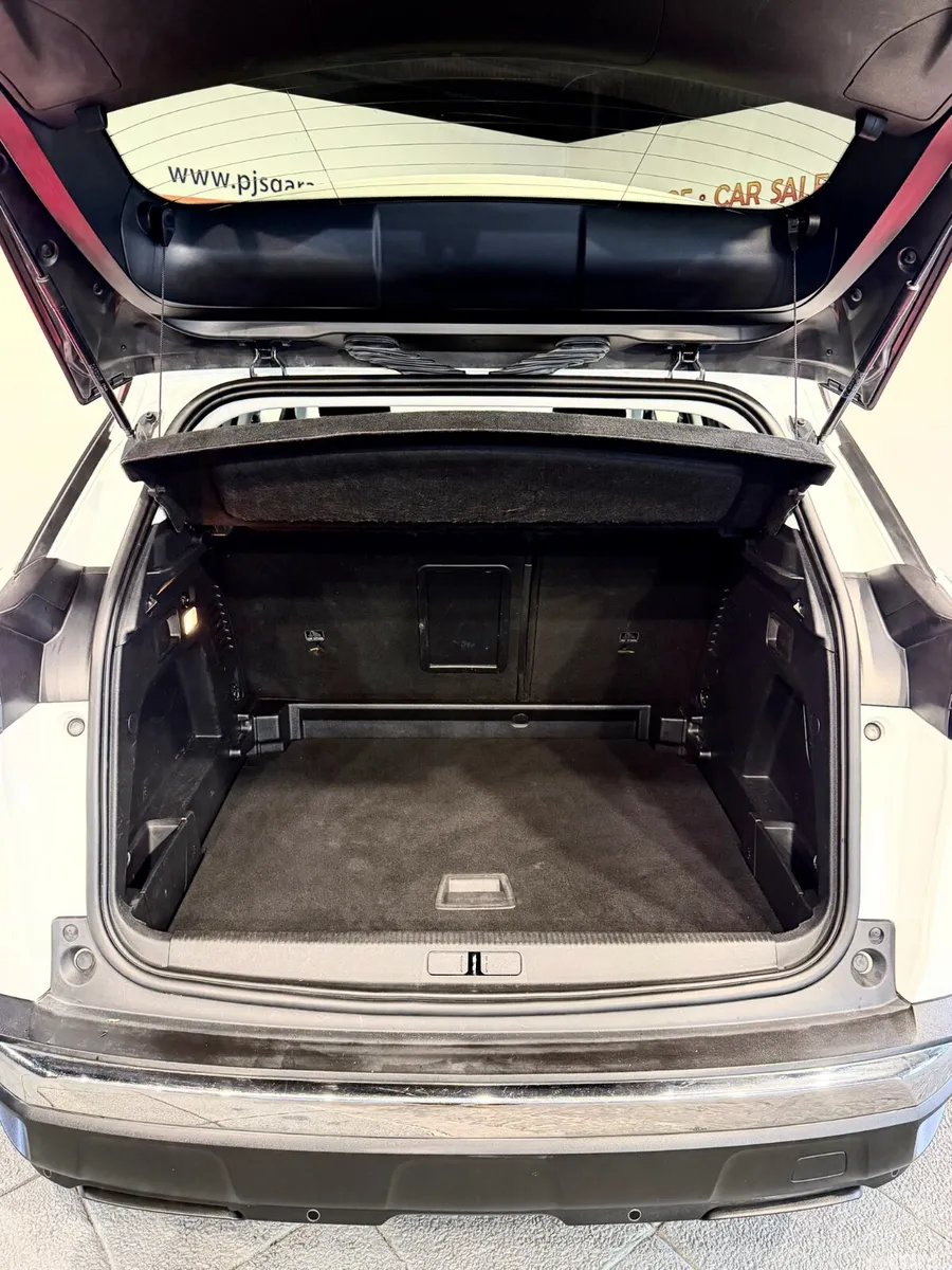 Peugeot 3008 MPV, Petrol, 2018, White