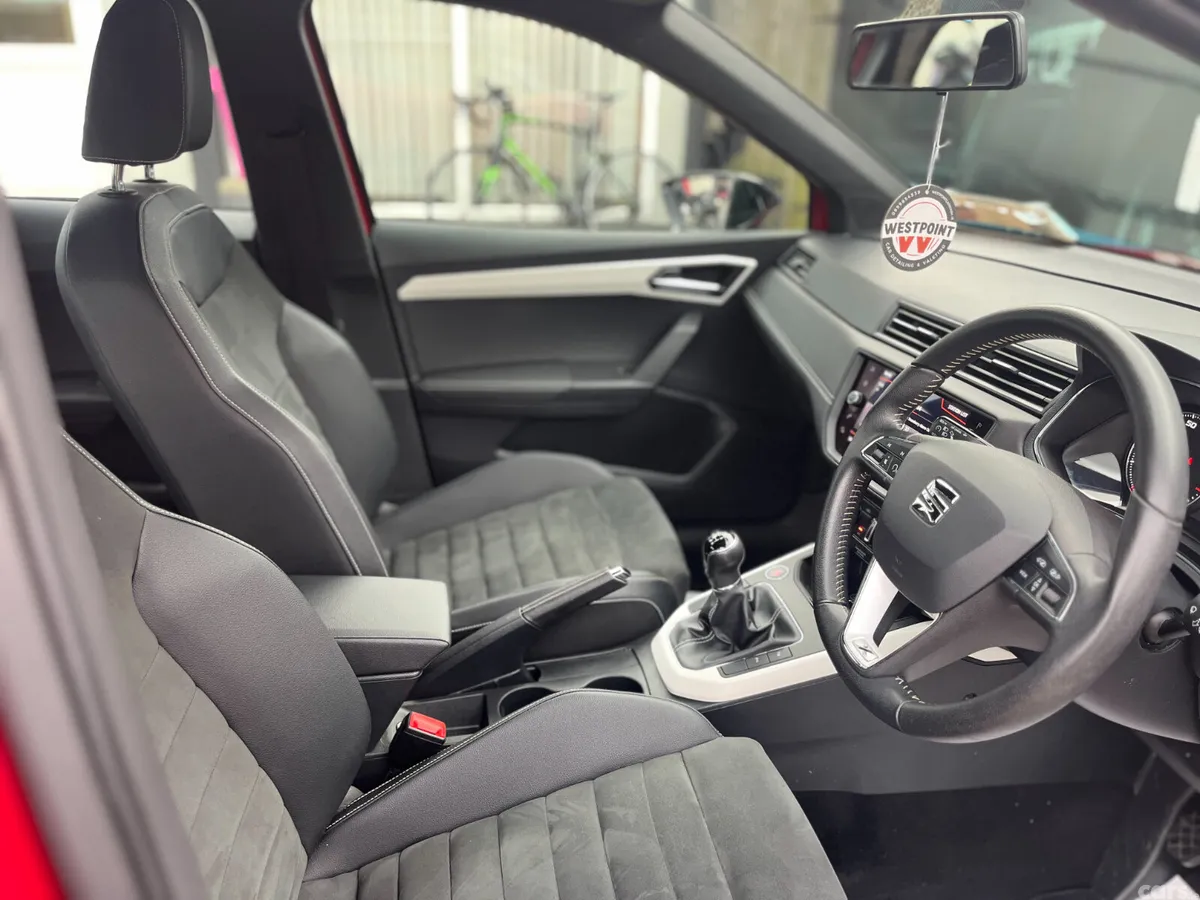 SEAT Arona SUV, Petrol, 2019, Red