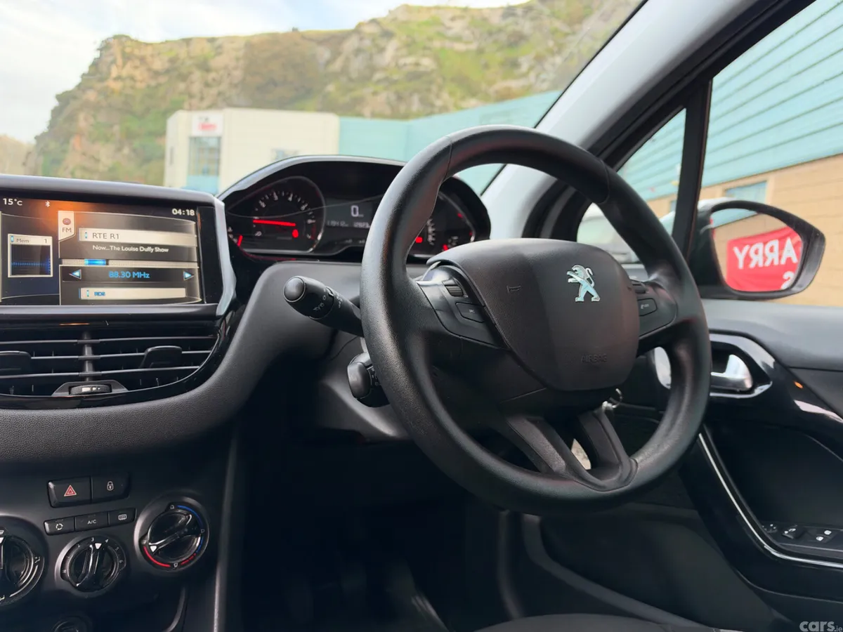Peugeot 208 Hatchback, Petrol, 2013, Grey