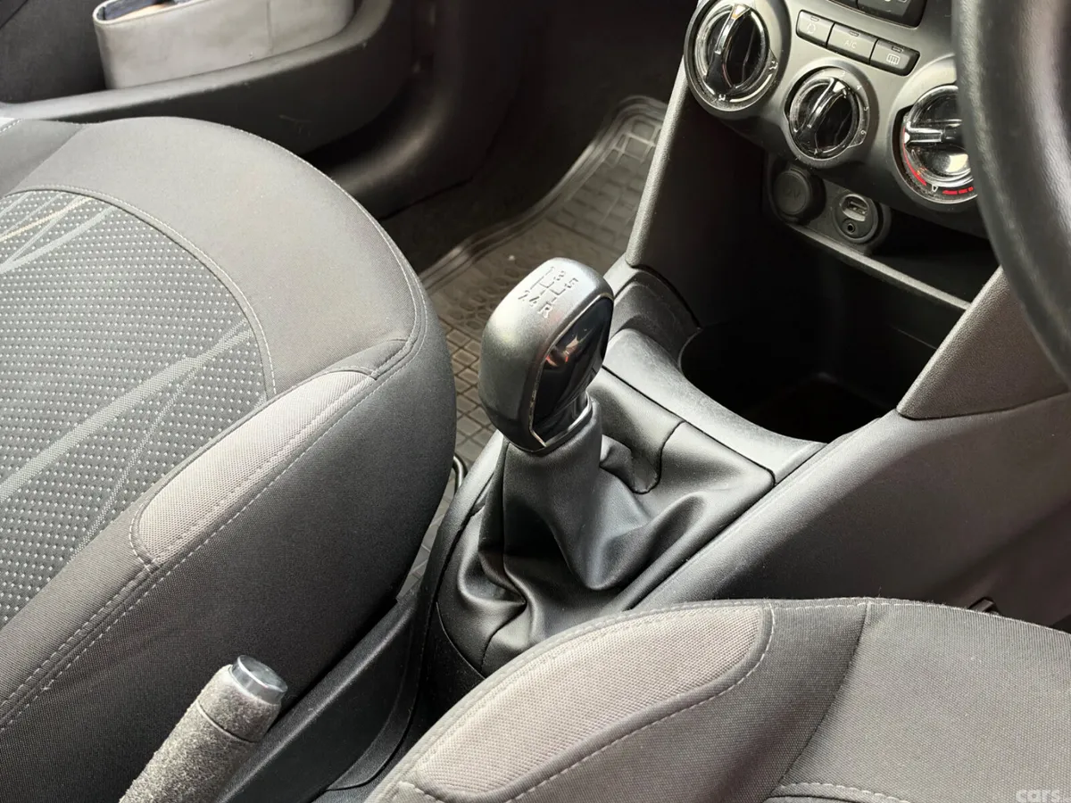 Peugeot 208 Hatchback, Petrol, 2013, Grey