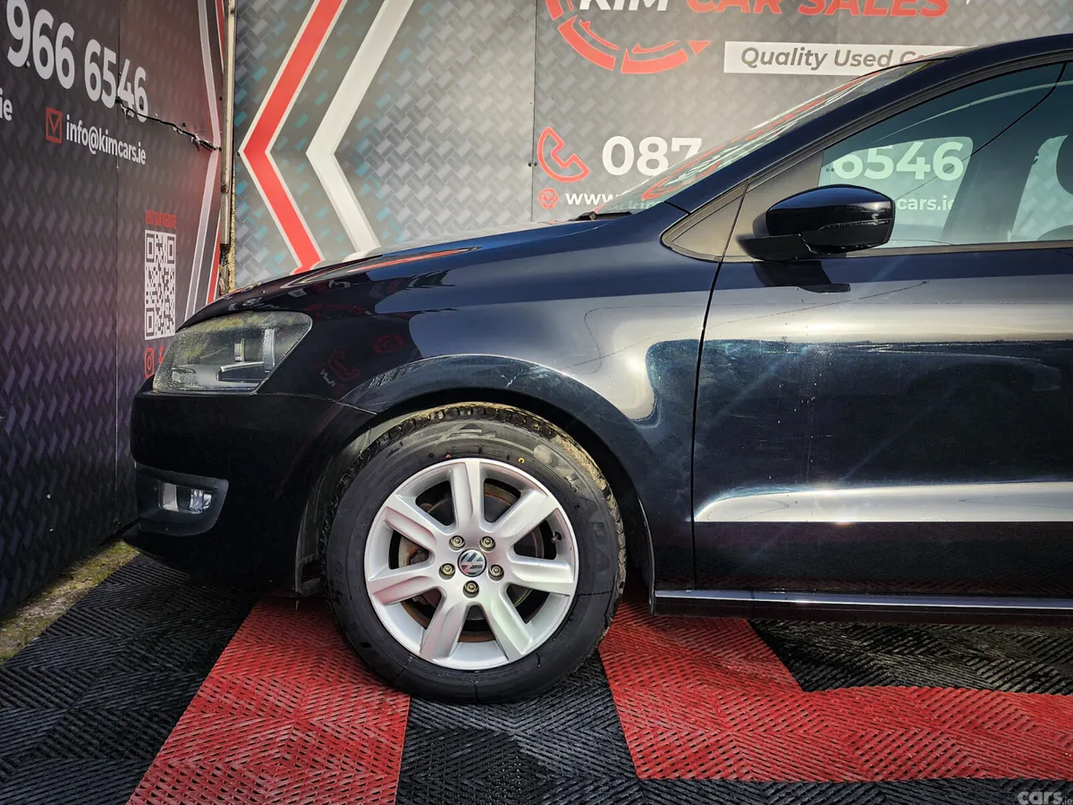 Volkswagen Polo Hatchback, Petrol, 2011, Black