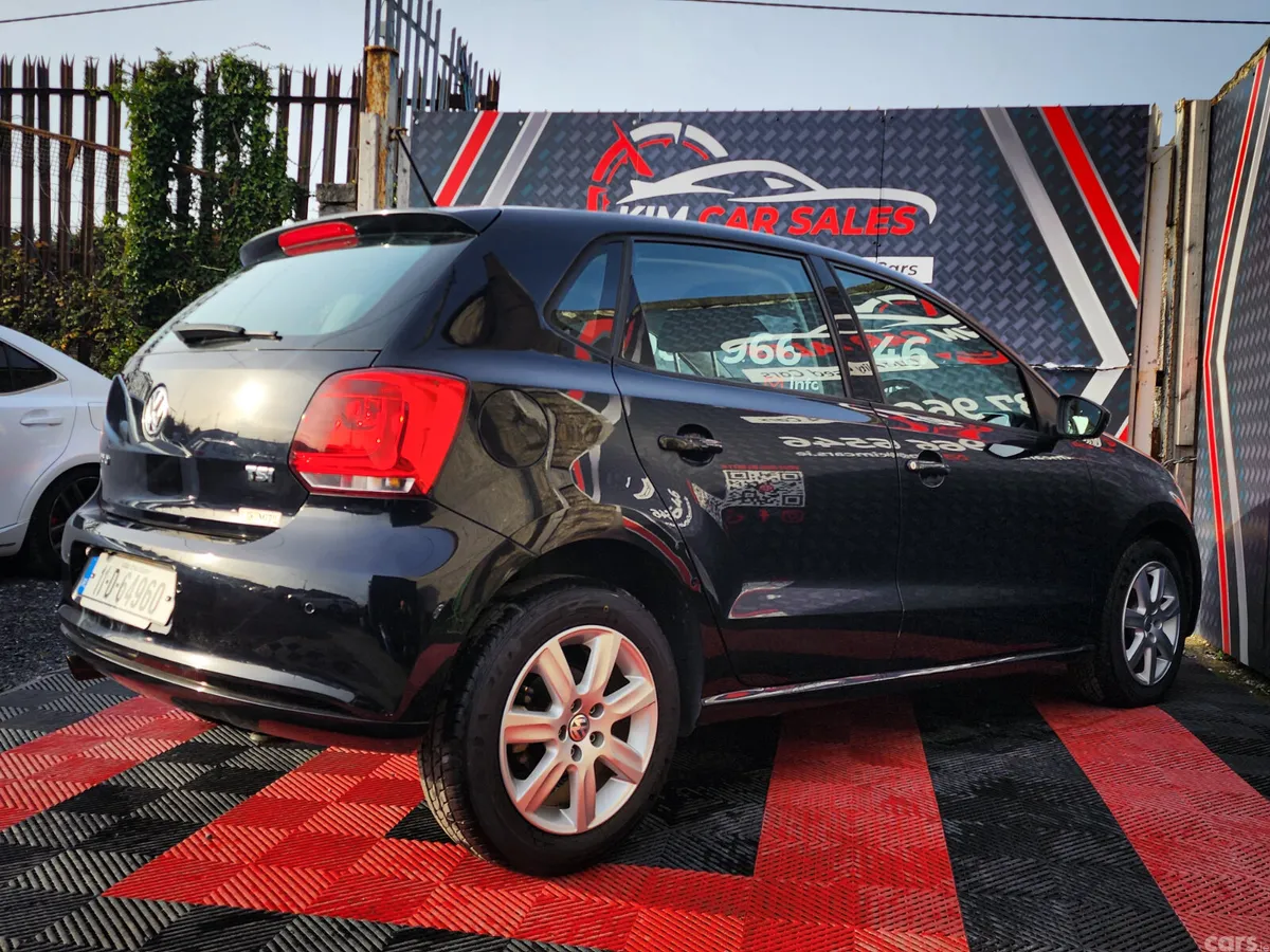 Volkswagen Polo Hatchback, Petrol, 2011, Black