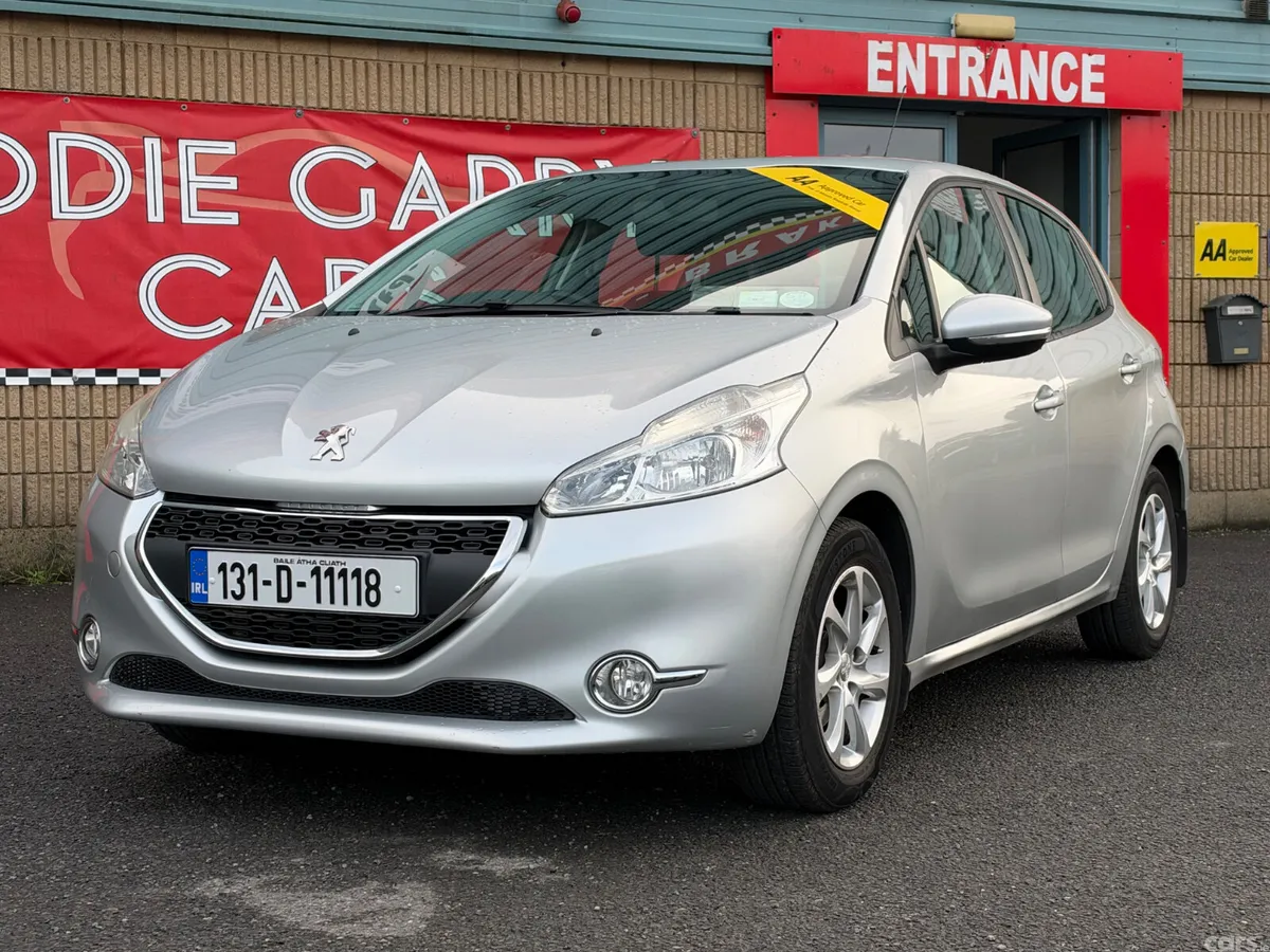 Peugeot 208 Hatchback, Petrol, 2013, Grey