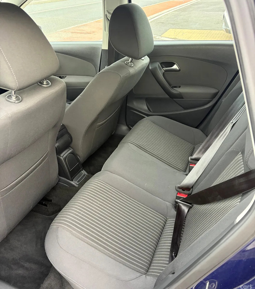 Volkswagen Polo Hatchback, Petrol, 2013, Blue