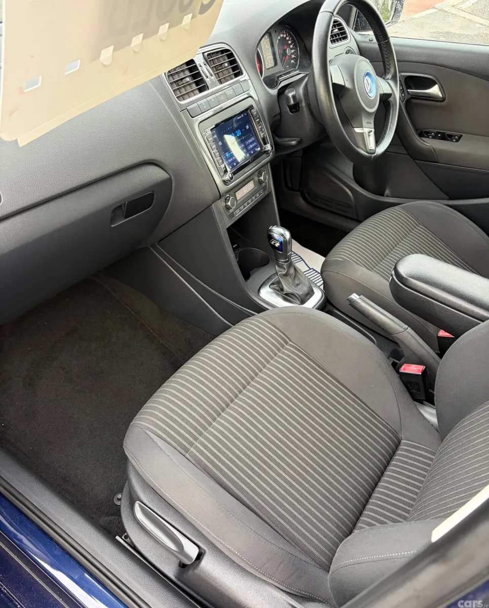 Volkswagen Polo Hatchback, Petrol, 2013, Blue