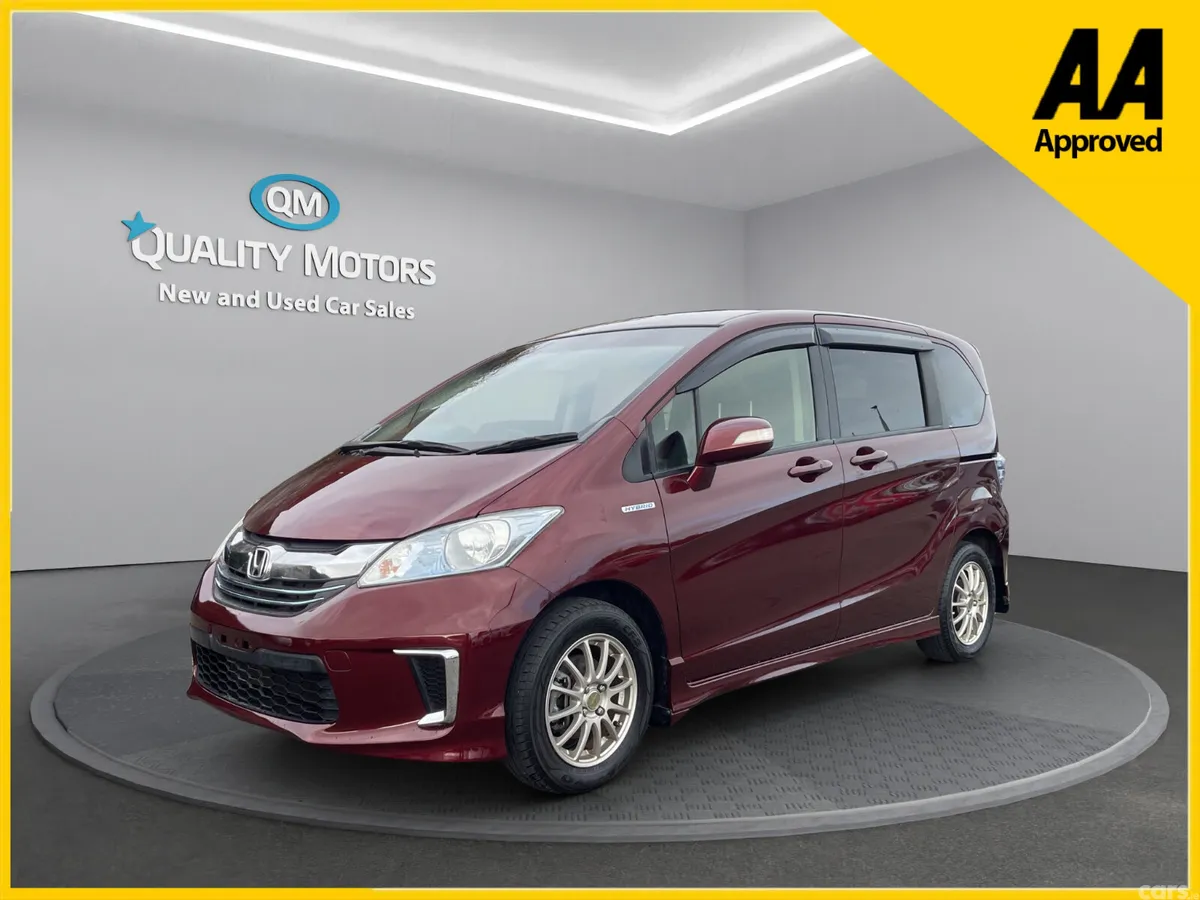 Honda Freed MPV, Petrol Hybrid, 2014, Red