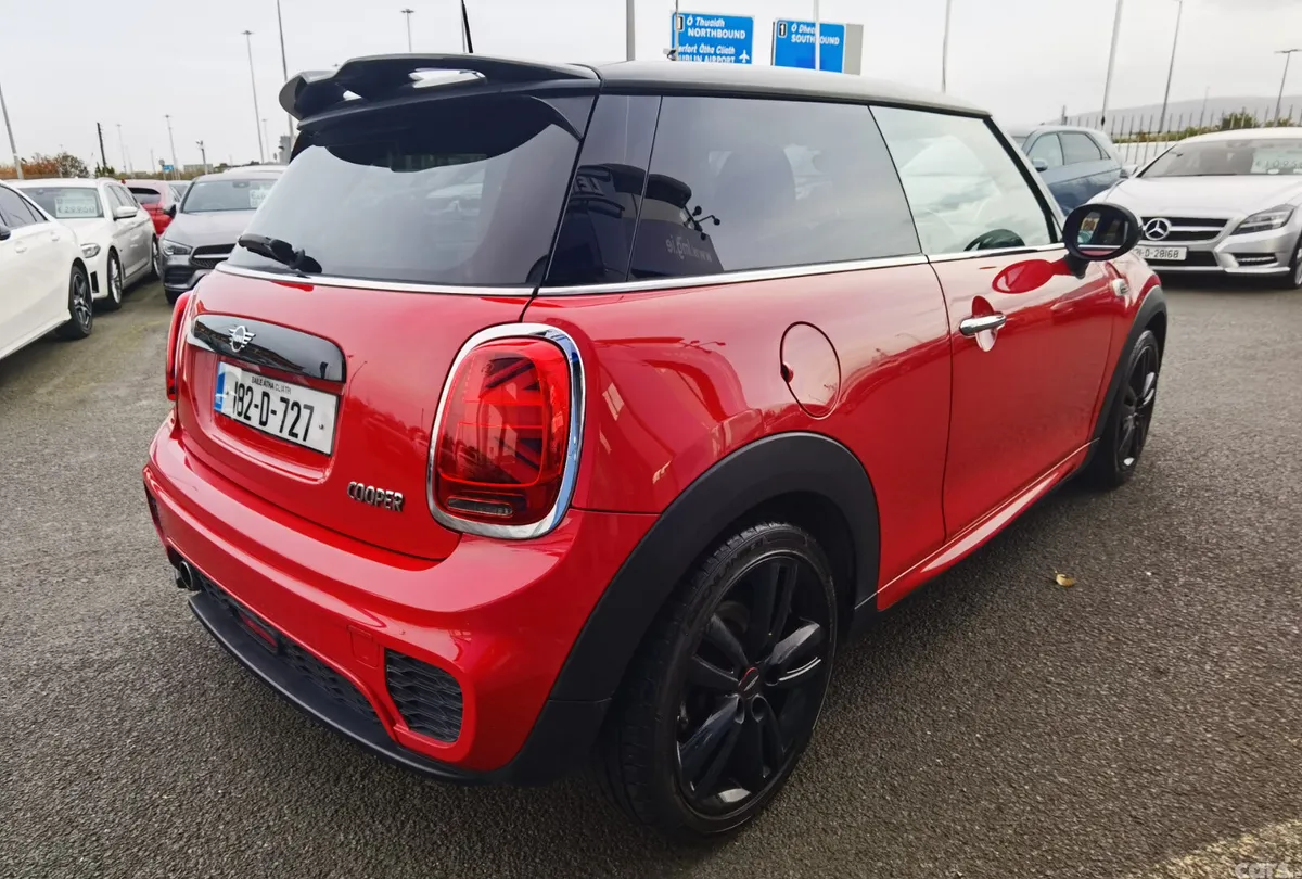Mini Cooper Hatchback, Petrol, 2018, Red