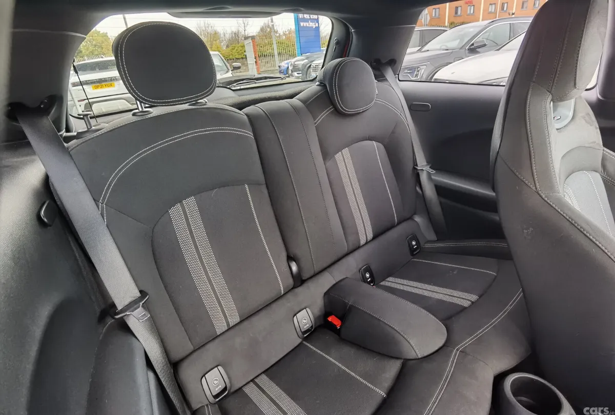 Mini Cooper Hatchback, Petrol, 2018, Red
