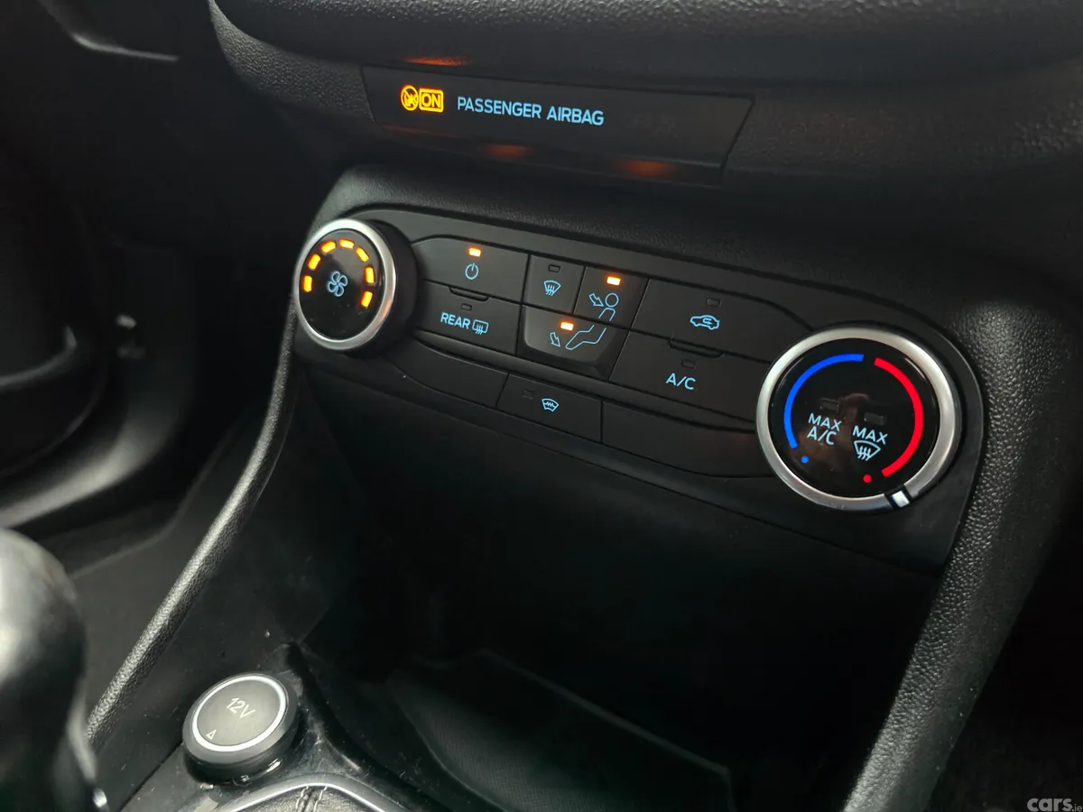 Ford Fiesta Hatchback, Petrol, 2018, Red