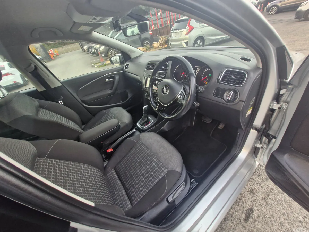 Volkswagen Polo Hatchback, Petrol, 2015, Silver