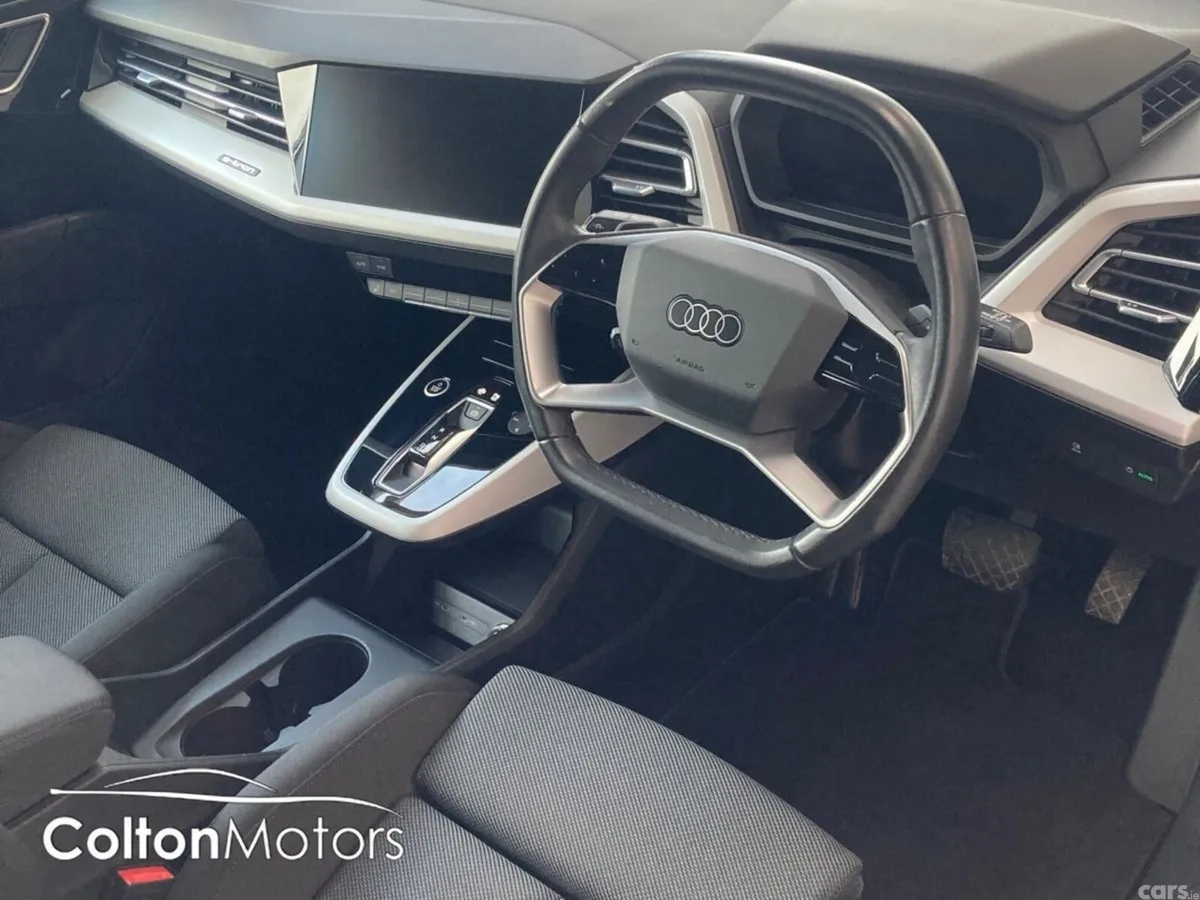Audi Q4 e-tron Hatchback, Electric, 2023, Blue