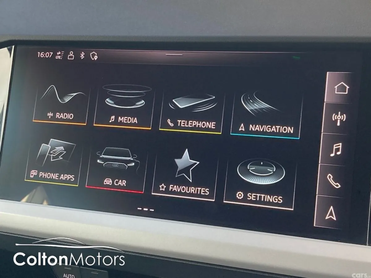 Audi Q4 e-tron Hatchback, Electric, 2023, Blue