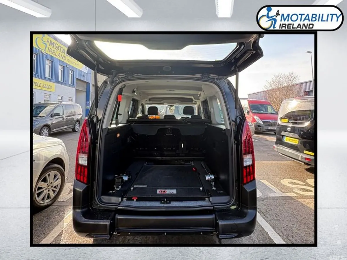 Peugeot Rifter MPV, Diesel, 2021, Black