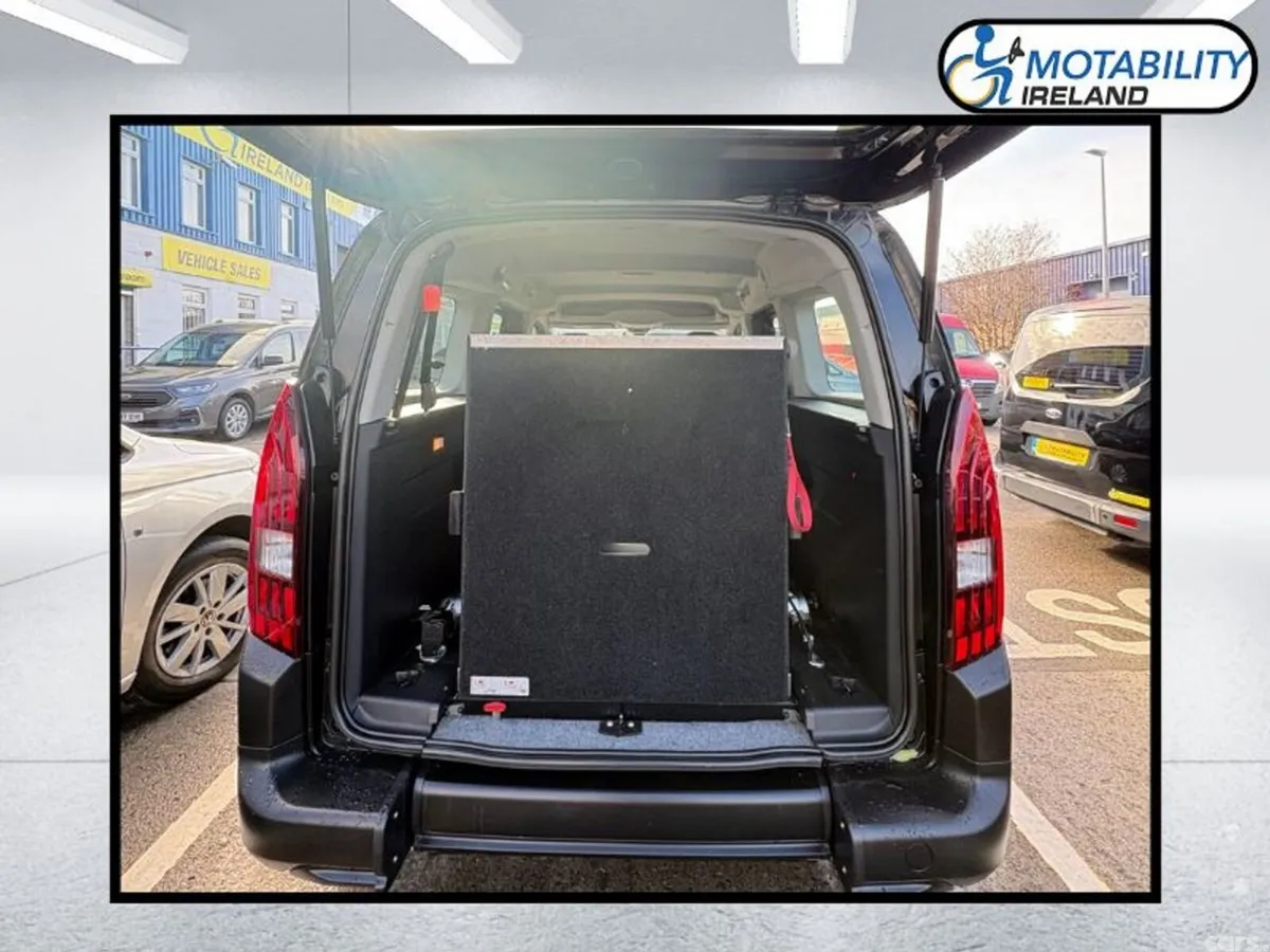 Peugeot Rifter MPV, Diesel, 2021, Black