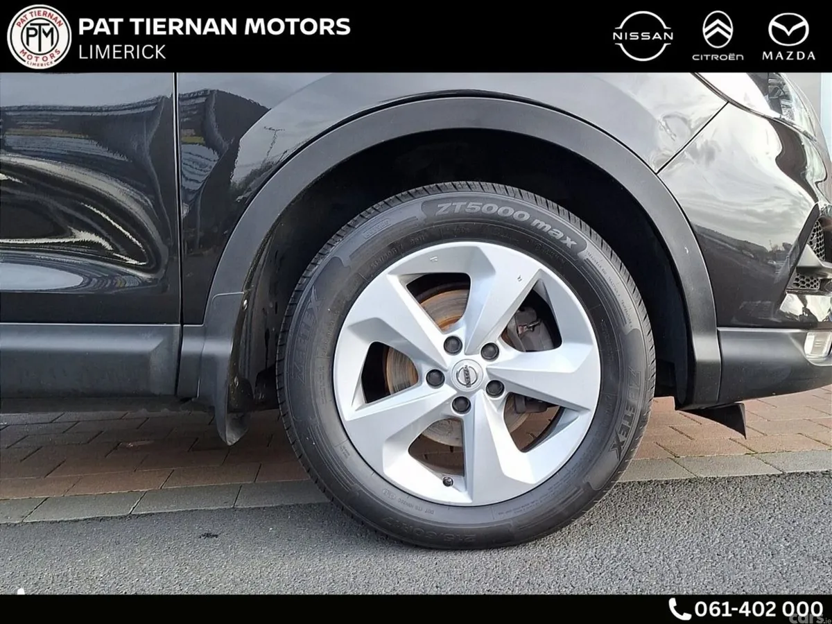 Nissan Qashqai MPV, Petrol, 2020, Black