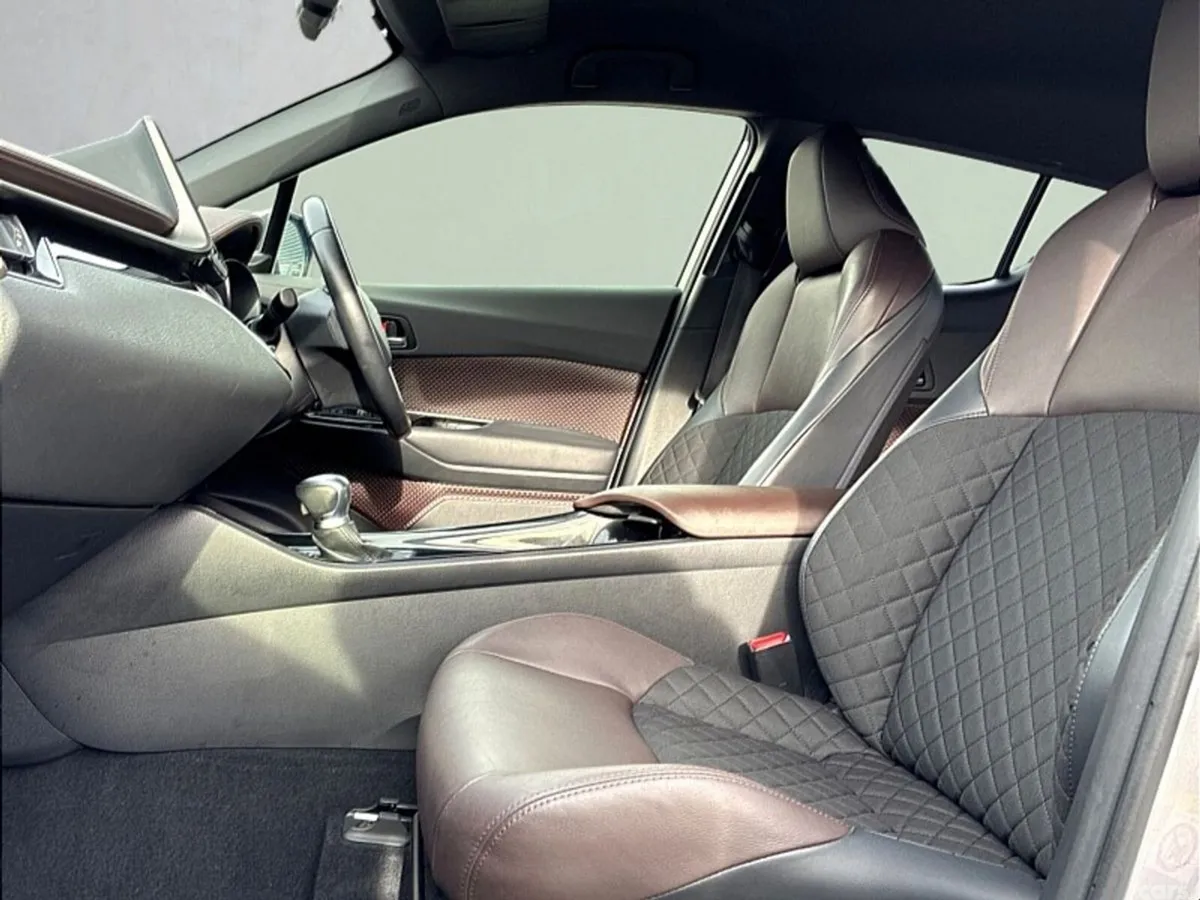 Toyota C-HR SUV, Petrol Hybrid, 2018, Silver