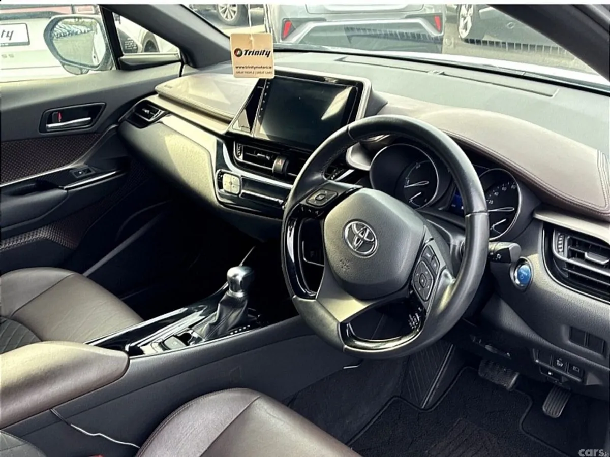 Toyota C-HR SUV, Petrol Hybrid, 2018, Silver
