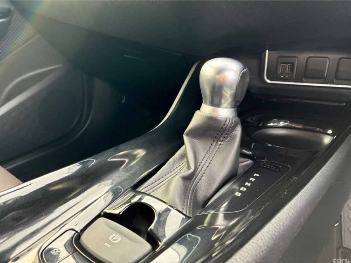 Toyota C-HR SUV, Petrol Hybrid, 2018, Silver