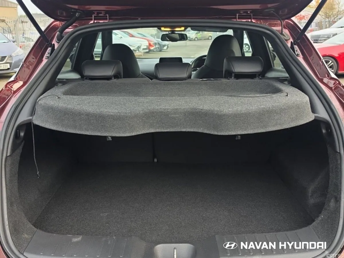 Nissan Juke SUV, Petrol Hybrid, 2023, Red