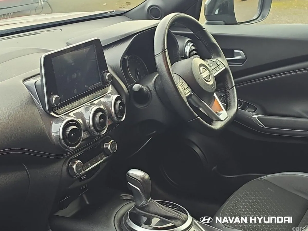 Nissan Juke SUV, Petrol Hybrid, 2023, Red