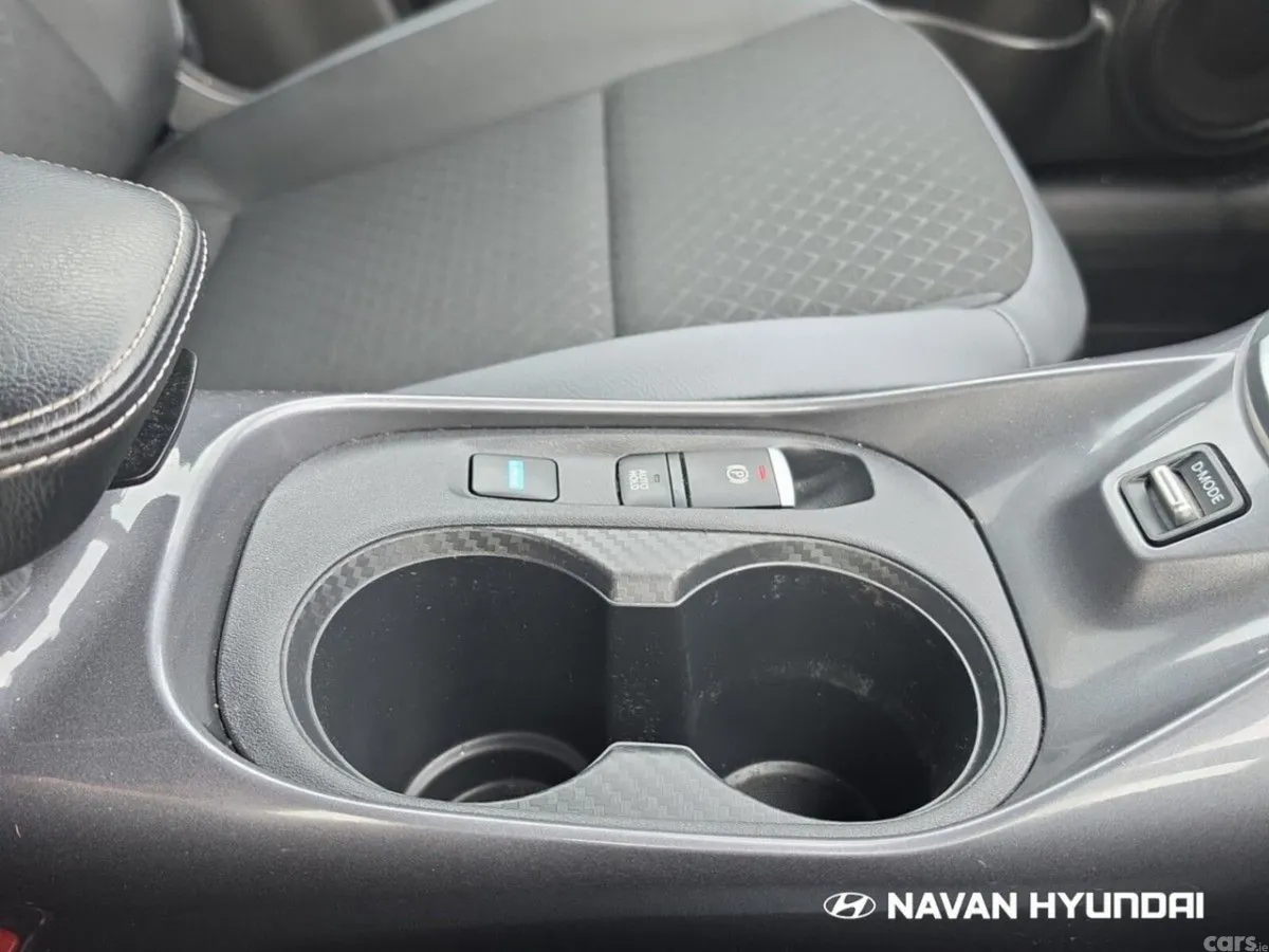Nissan Juke SUV, Petrol Hybrid, 2023, Red