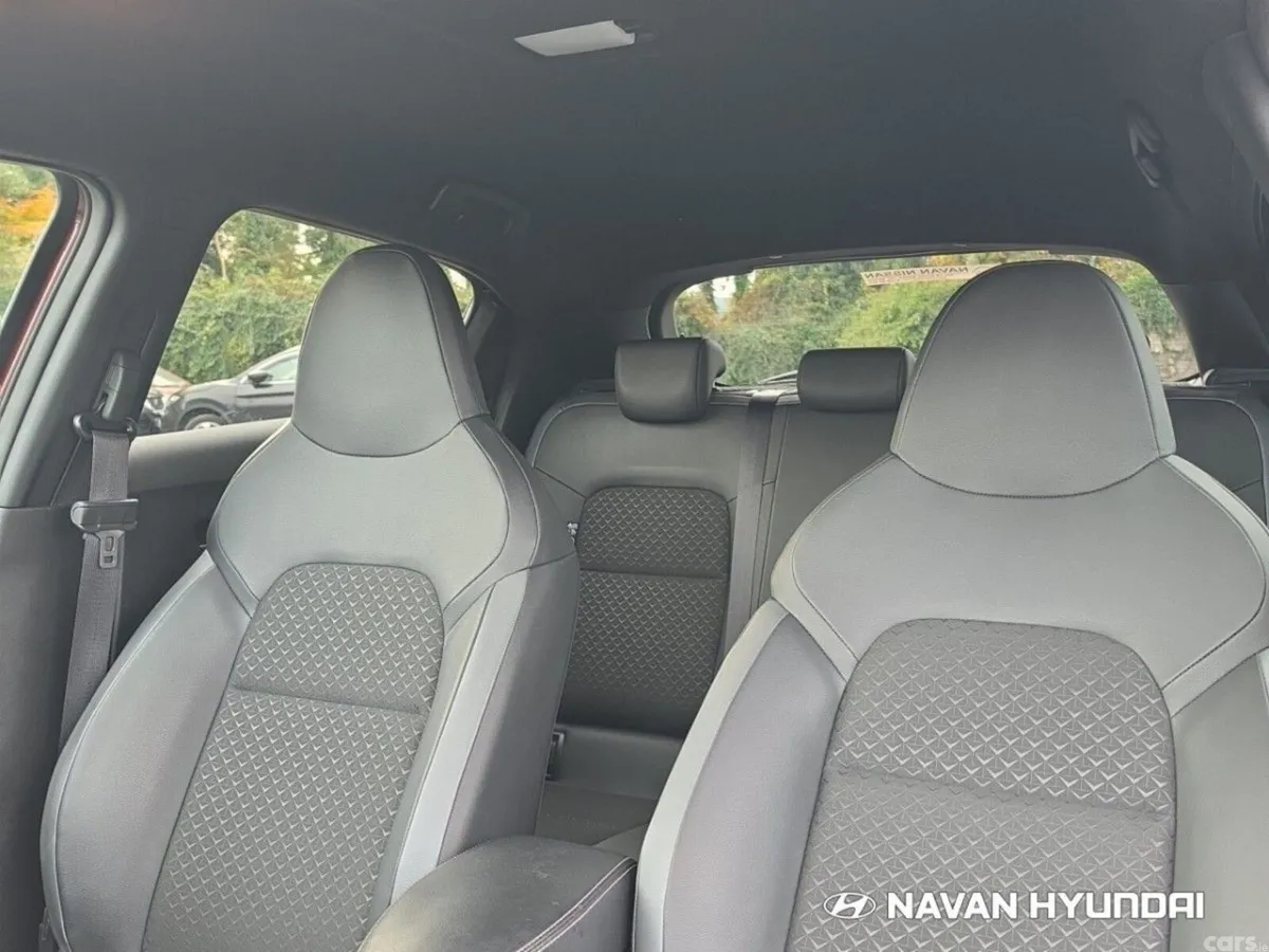 Nissan Juke SUV, Petrol Hybrid, 2023, Red