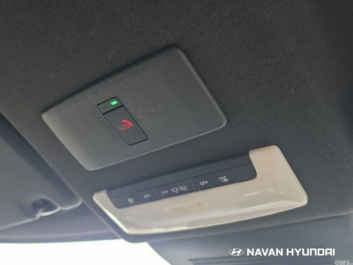 Nissan Juke SUV, Petrol Hybrid, 2023, Red