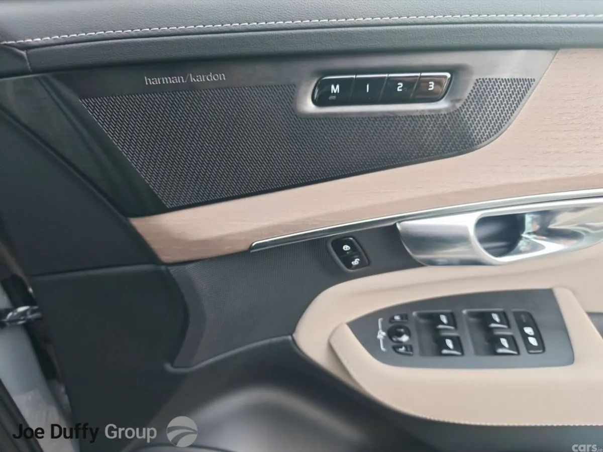 Volvo XC90 SUV, Petrol Plug-in Hybrid, 2025, Grey