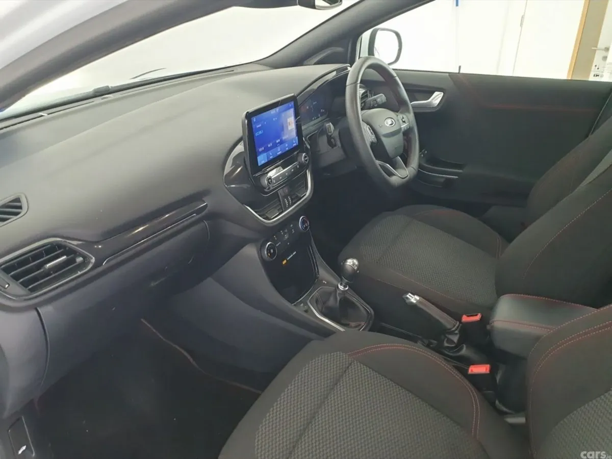 Ford Puma MPV, Petrol, 2023, White