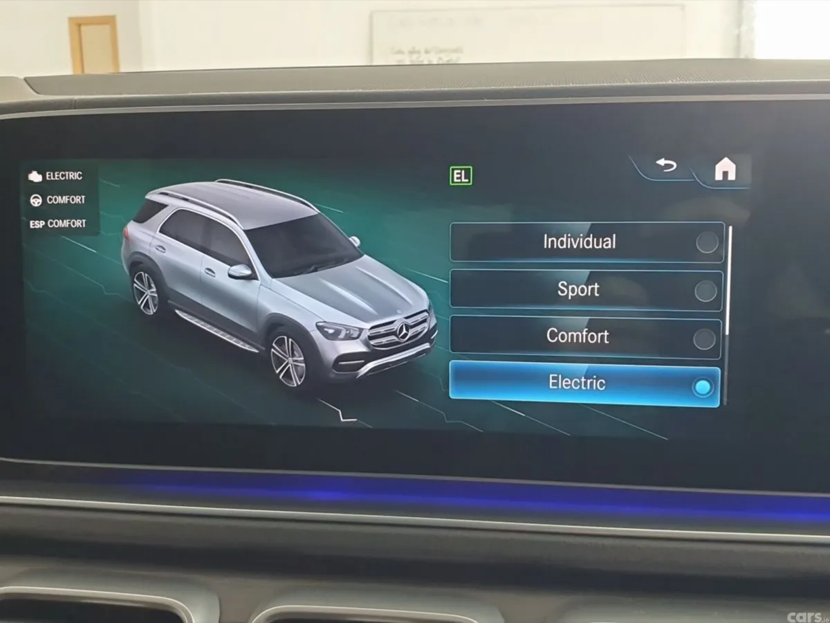 Mercedes-Benz GLE SUV, Diesel Plug-in Hybrid, 2022, White