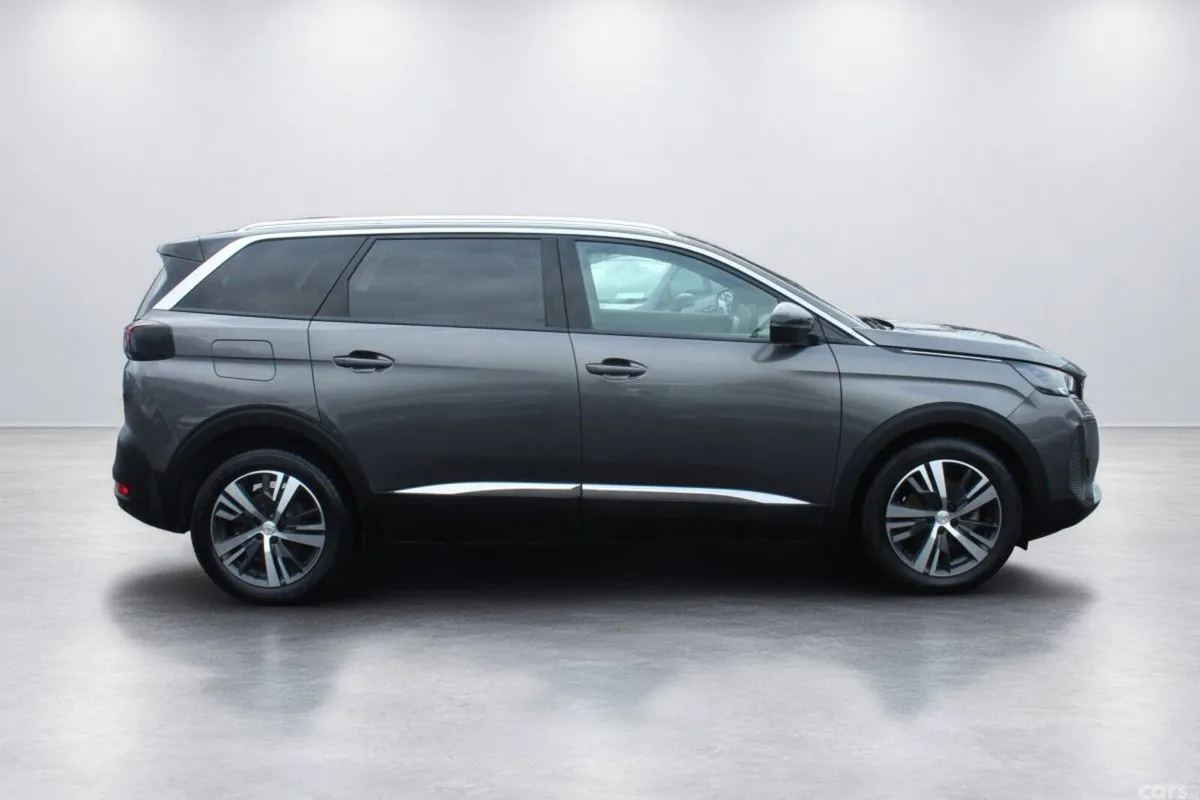 Peugeot 5008 MPV, Diesel, 2024, Grey