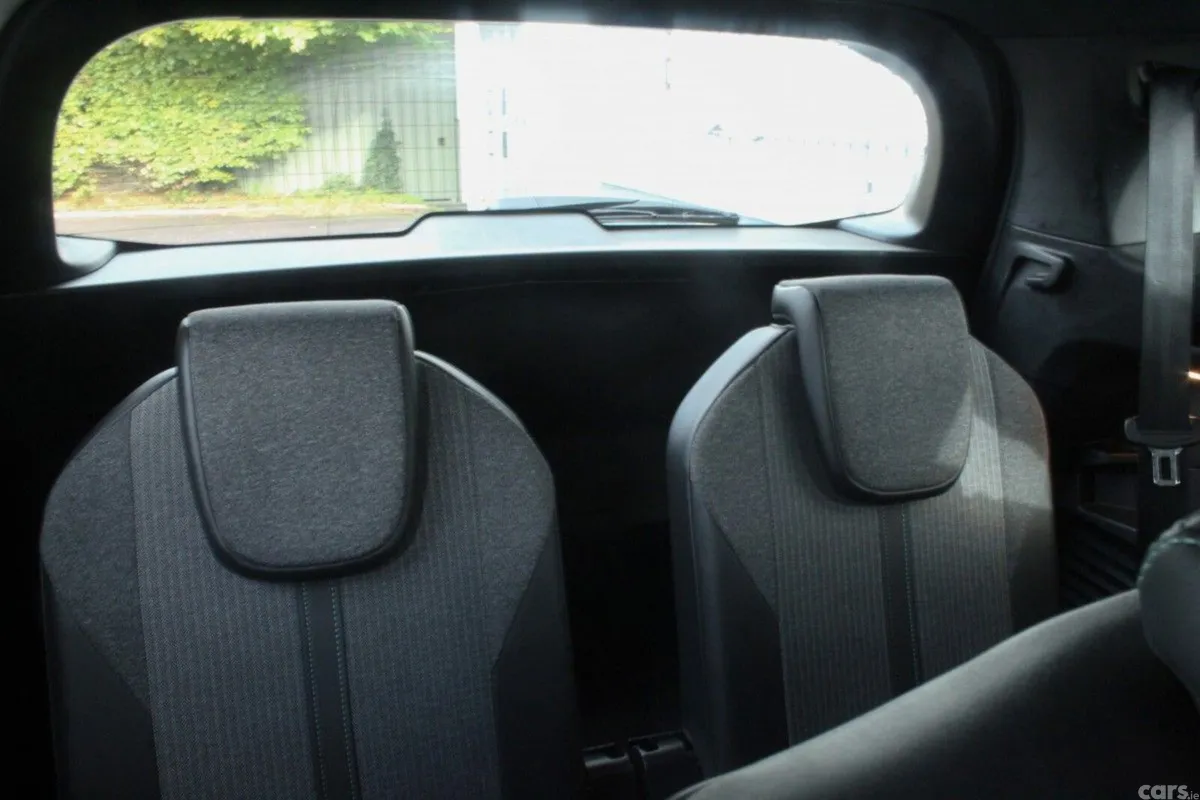 Peugeot 5008 MPV, Diesel, 2024, Grey