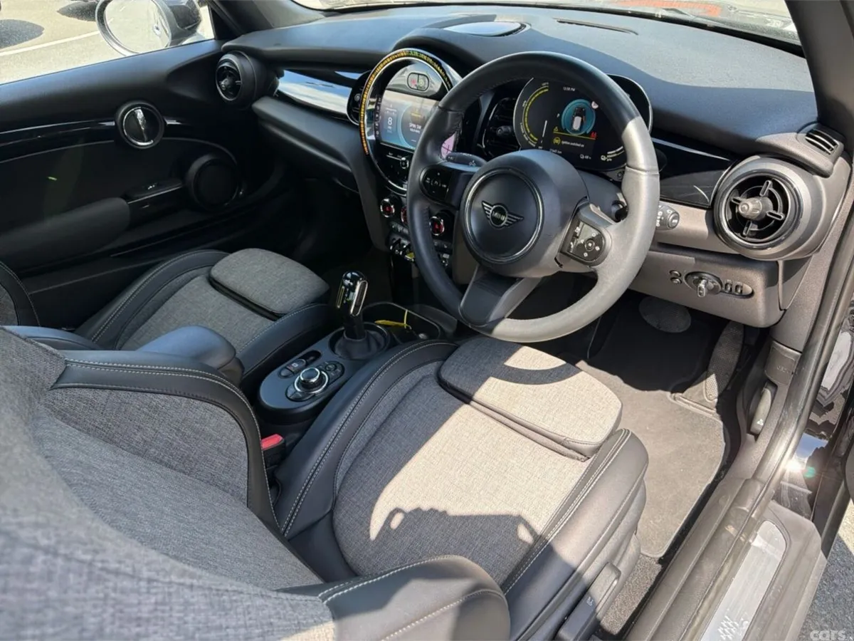 Mini Cooper Hatchback, Electric, 2023, Black