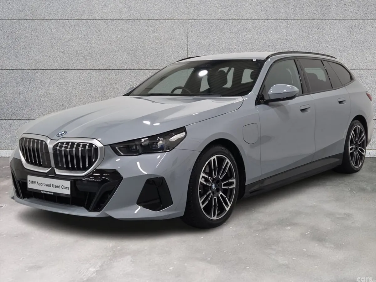 BMW 5-Series Estate, Petrol Plug-in Hybrid, 2026, Grey