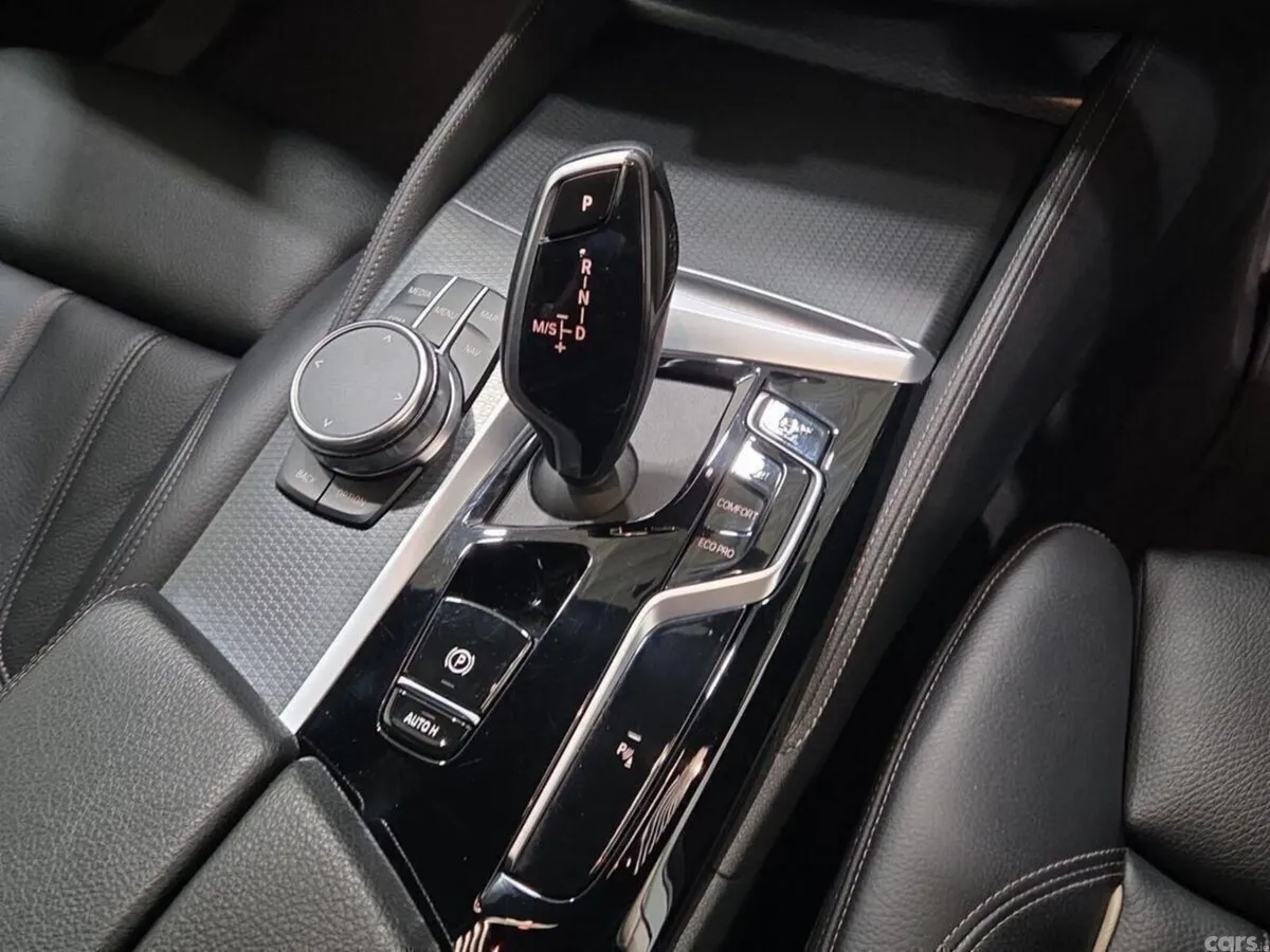 BMW 5-Series Saloon, Diesel Hybrid, 2023, Grey